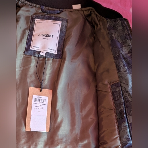 New(with tags) Unisex Bomber Jacket - Picture 5 of 7